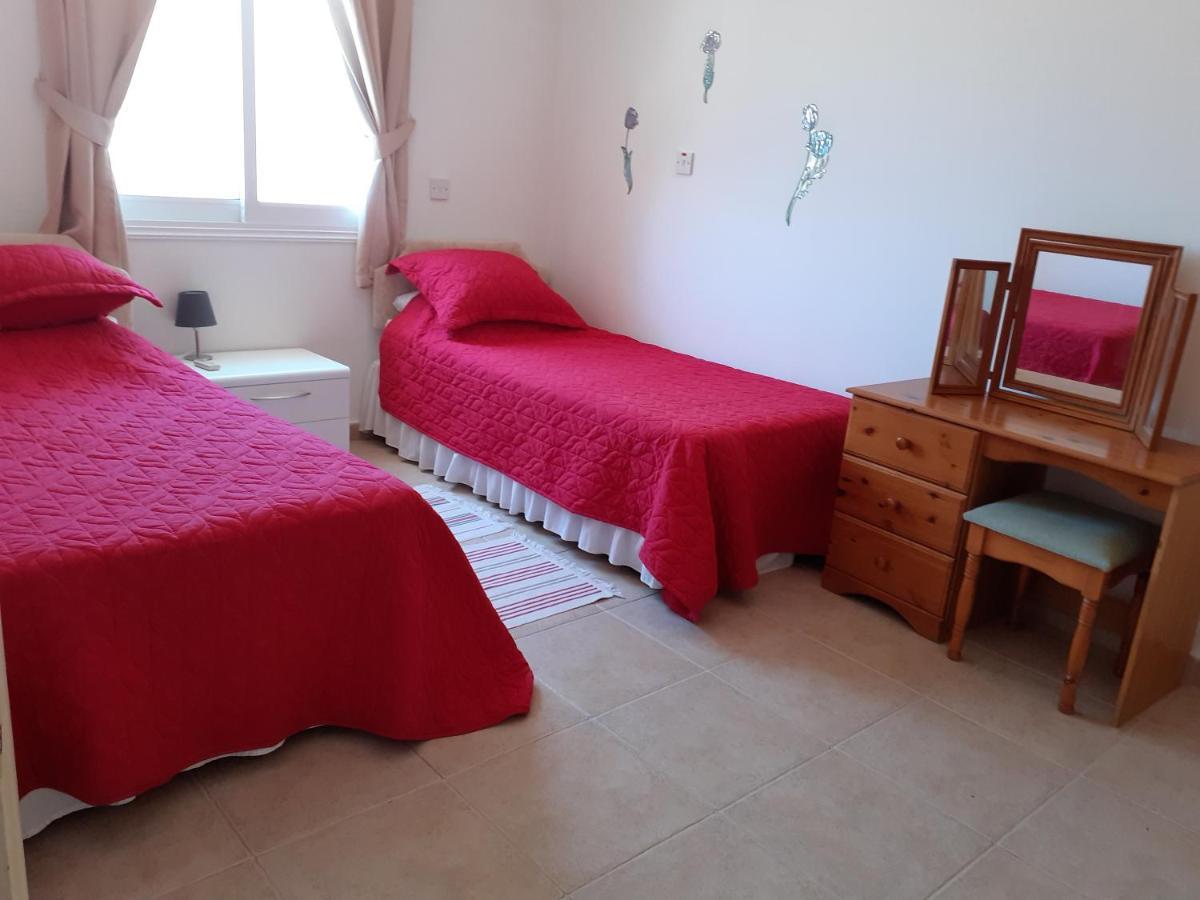 Beautiful 2-Bed House In Mandria Paphos Vila Exterior foto